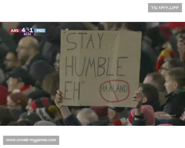 球迷镜头：北伦敦德比看台上的温情一刻，小球迷高举支持标语