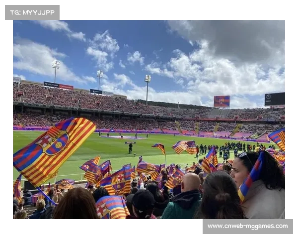 巴萨球迷暴雨中高歌助威，球场气氛热烈如潮